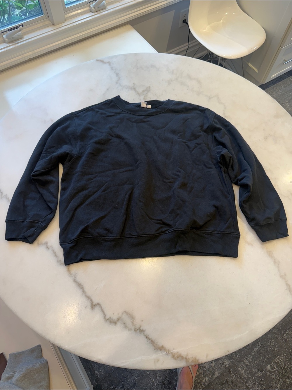 GAP black women’s Crewneck Sweatshirt